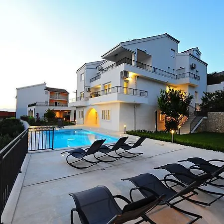 Apartman The One Podstrana